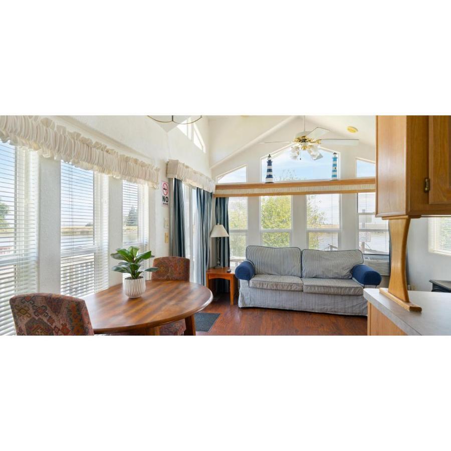 Hotel Snug Harbor Rv Park & Marina Walnut Grove Esterno foto